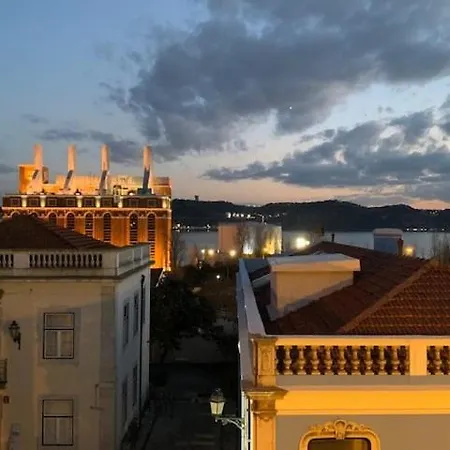 Daire Guestready - Elegant River View Duplex In Belem